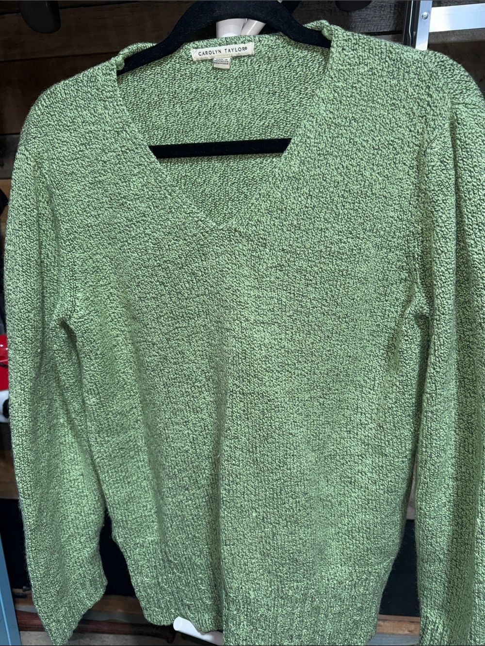 Carolyn Taylor Light Green V-Neck Textured Knit Sweater Medium